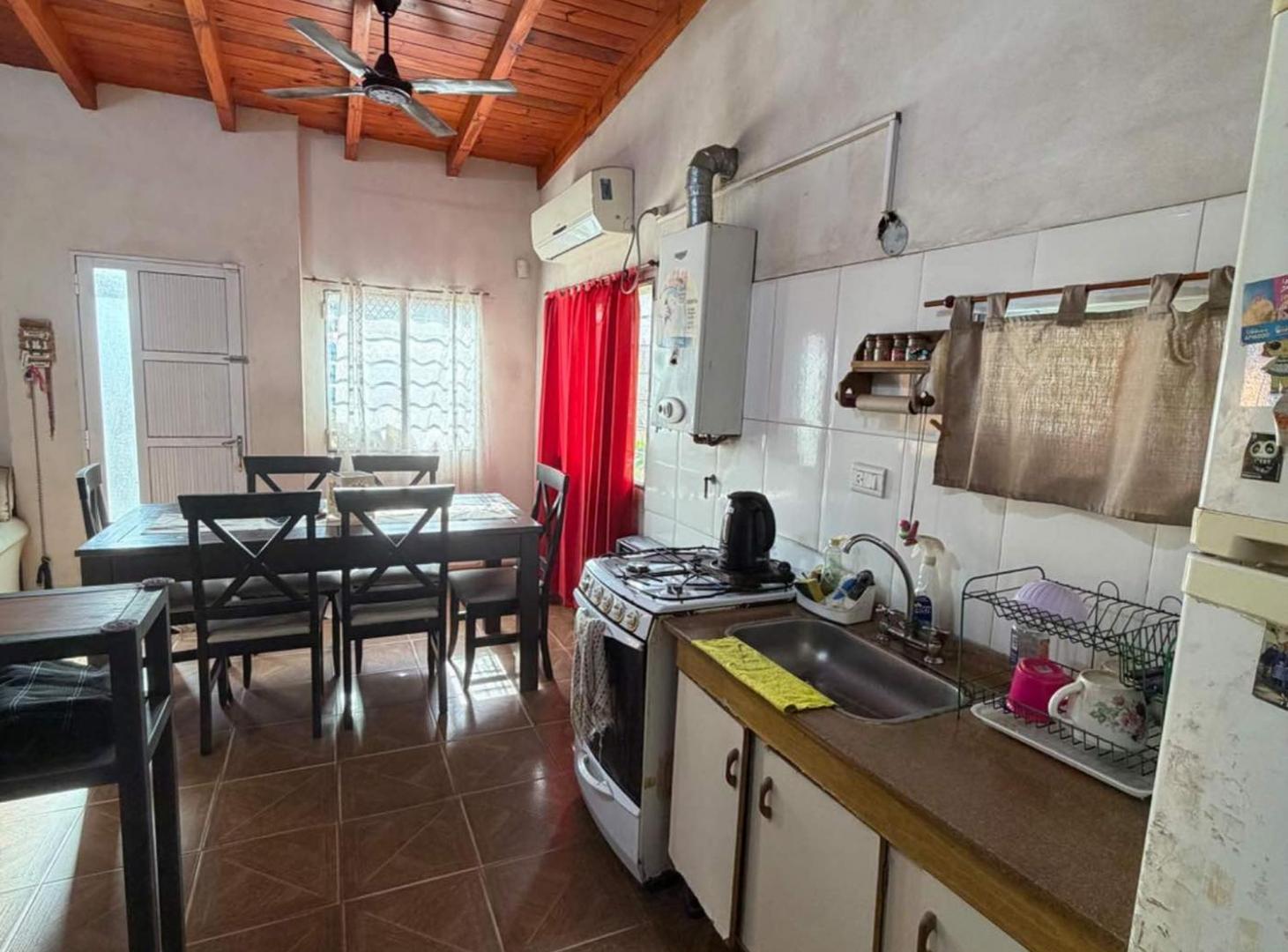 Foto de CASA EN VENTA CON LOCAL EN SANTO TOMÉ!, imagen 4