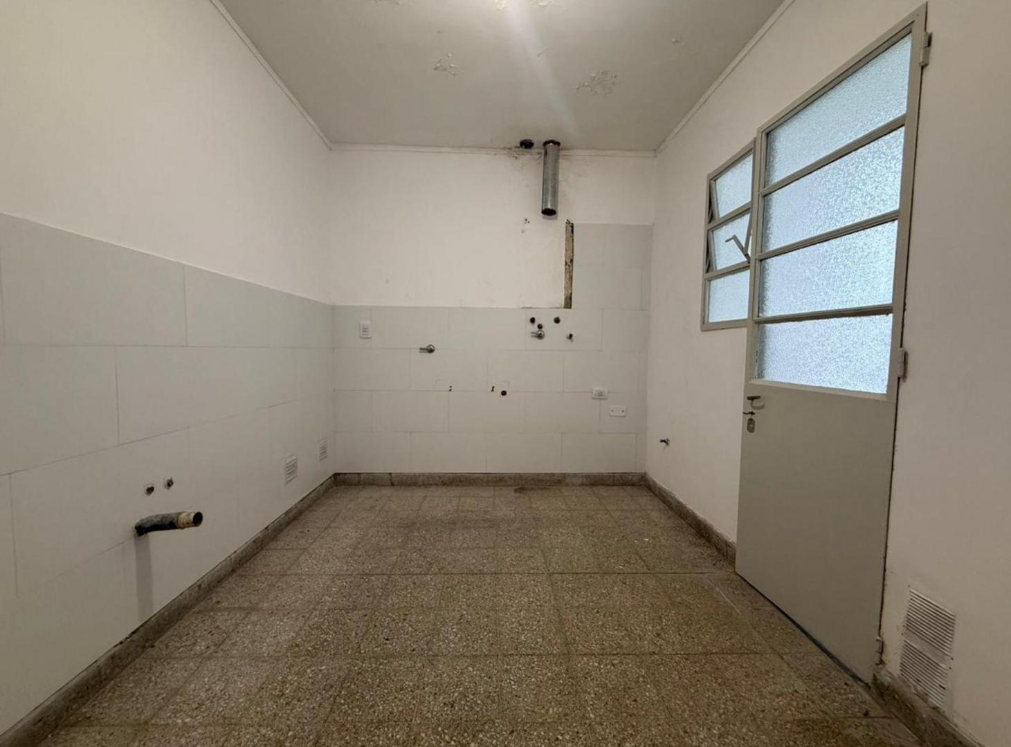 Foto de EN VENTA DEPARTAMENTO INTERNO 2 DORM y PATIO, imagen 5