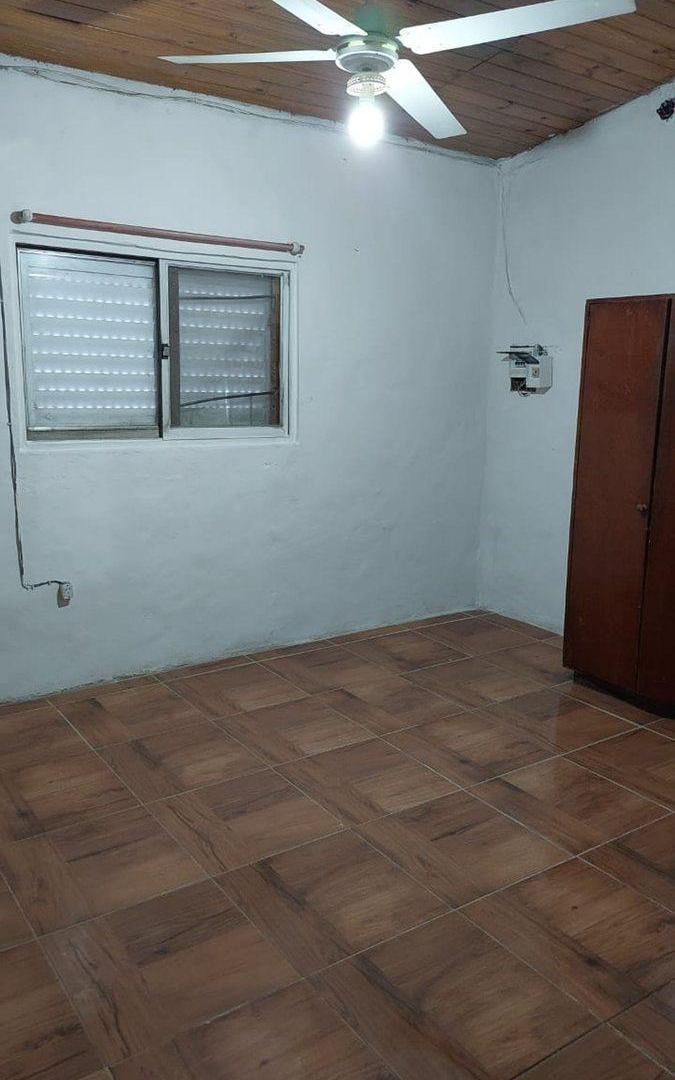 Foto de CASA AMPLIA EN BARRIO TRANQUILO-GRAN POTENCIAL, imagen 1
