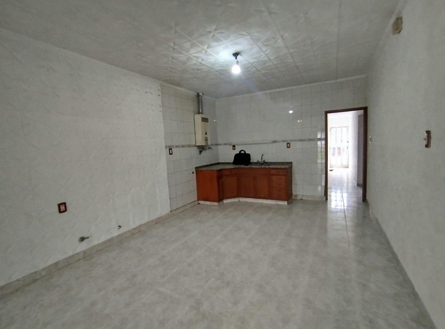 Foto de CASA DE 5 AMBIENTES SOBRE AZCUENAGA 4900, imagen 1
