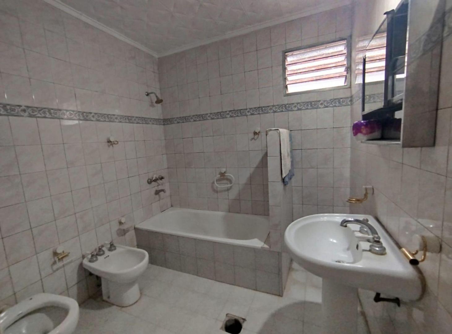 Foto de CASA DE 5 AMBIENTES SOBRE AZCUENAGA 4900, imagen 5