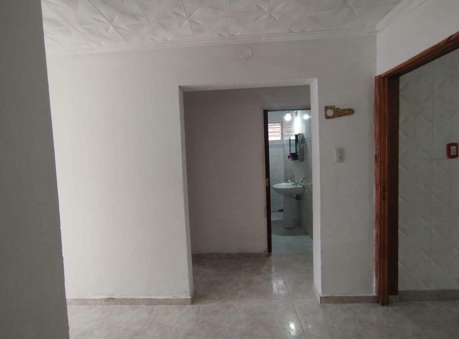 Foto de CASA DE 5 AMBIENTES SOBRE AZCUENAGA 4900, imagen 3