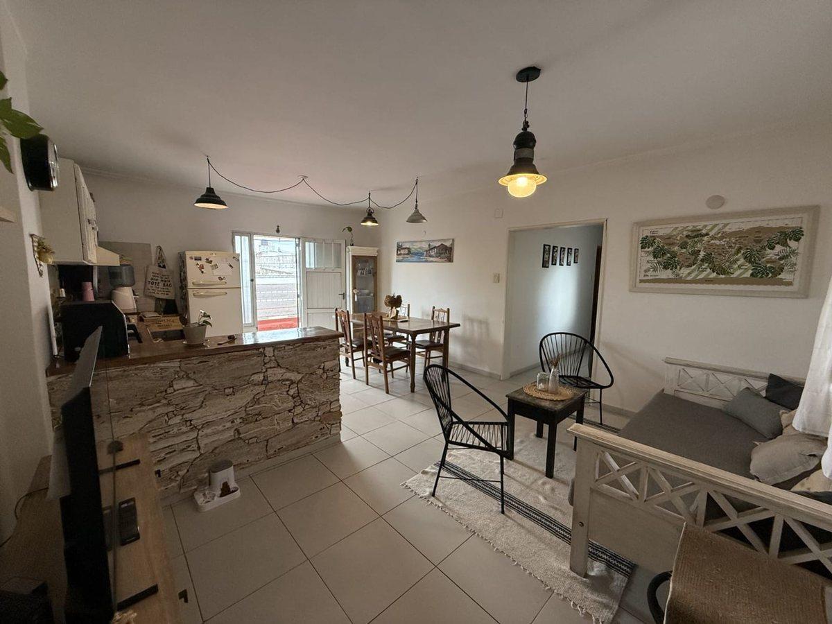 Foto de SE VENDE CASA DE 2 DORMITORIOS EN BARRIO ROMA, imagen 3