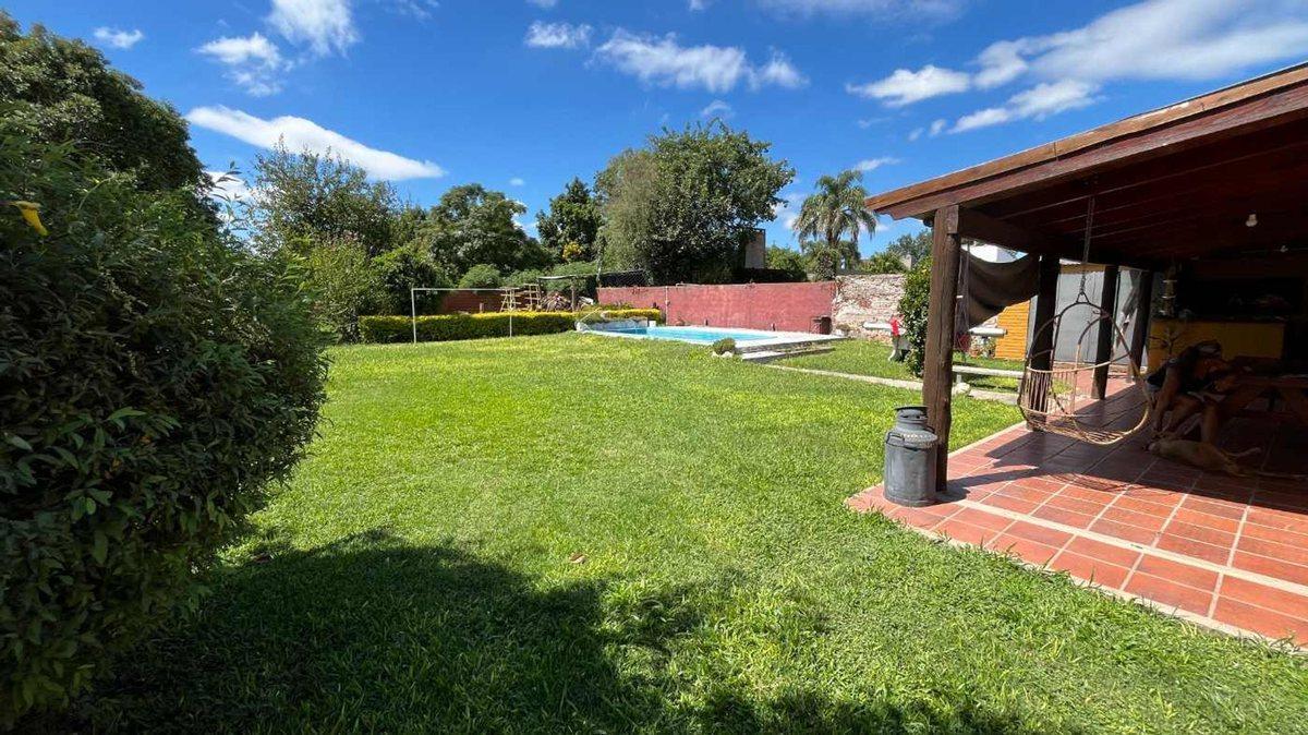 Foto de CASA CENTRICA CON 1.000M2 DE TERRENO EN CORONDA!, imagen 3