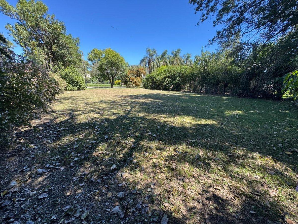 Foto de SE VENDE TERRENO EN LOS MOLINOS. UBICACION UNICA, imagen 1