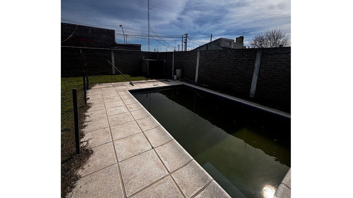 Foto de SE VENDE CASA DE 2 DORM, PATIO Y PILETA!, imagen 5