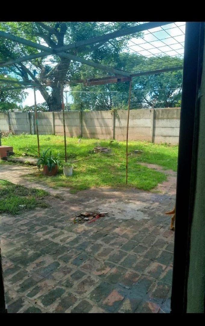 Foto de CASA CON GRAN TERRENO Y DEPOSITO A REFACCIONAR, imagen 5