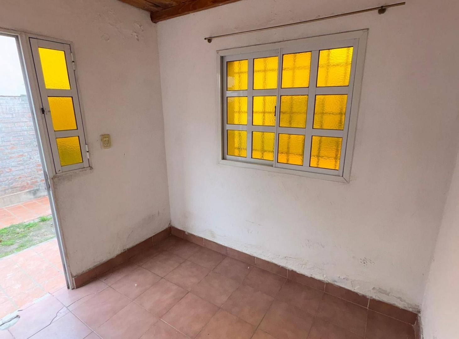 Foto de CASA EN VENTA DE 2 DORMITORIOS, A MTS DE LA COSTA!, imagen 3