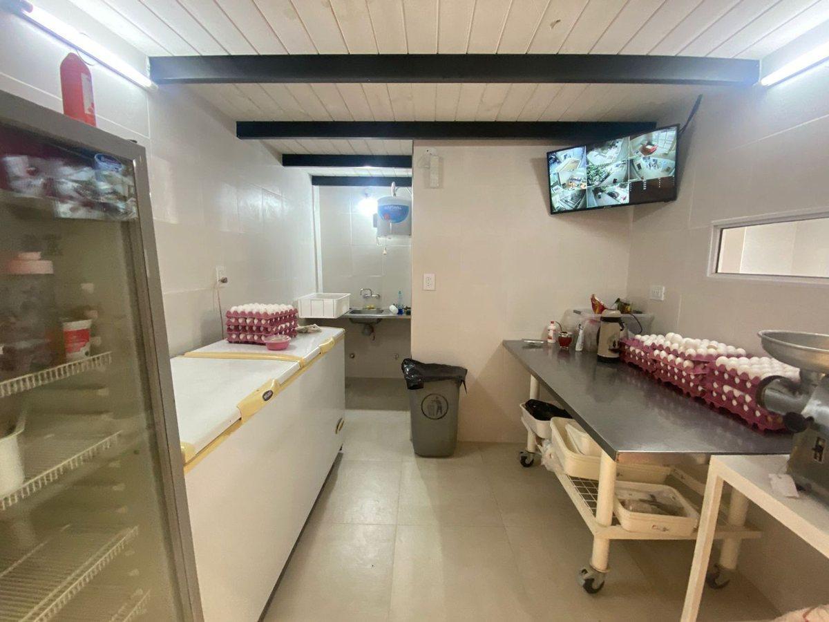 Foto de SE ALQUILA GALPON CON LOCAL COMERCIAL Y OFICINA, imagen 3