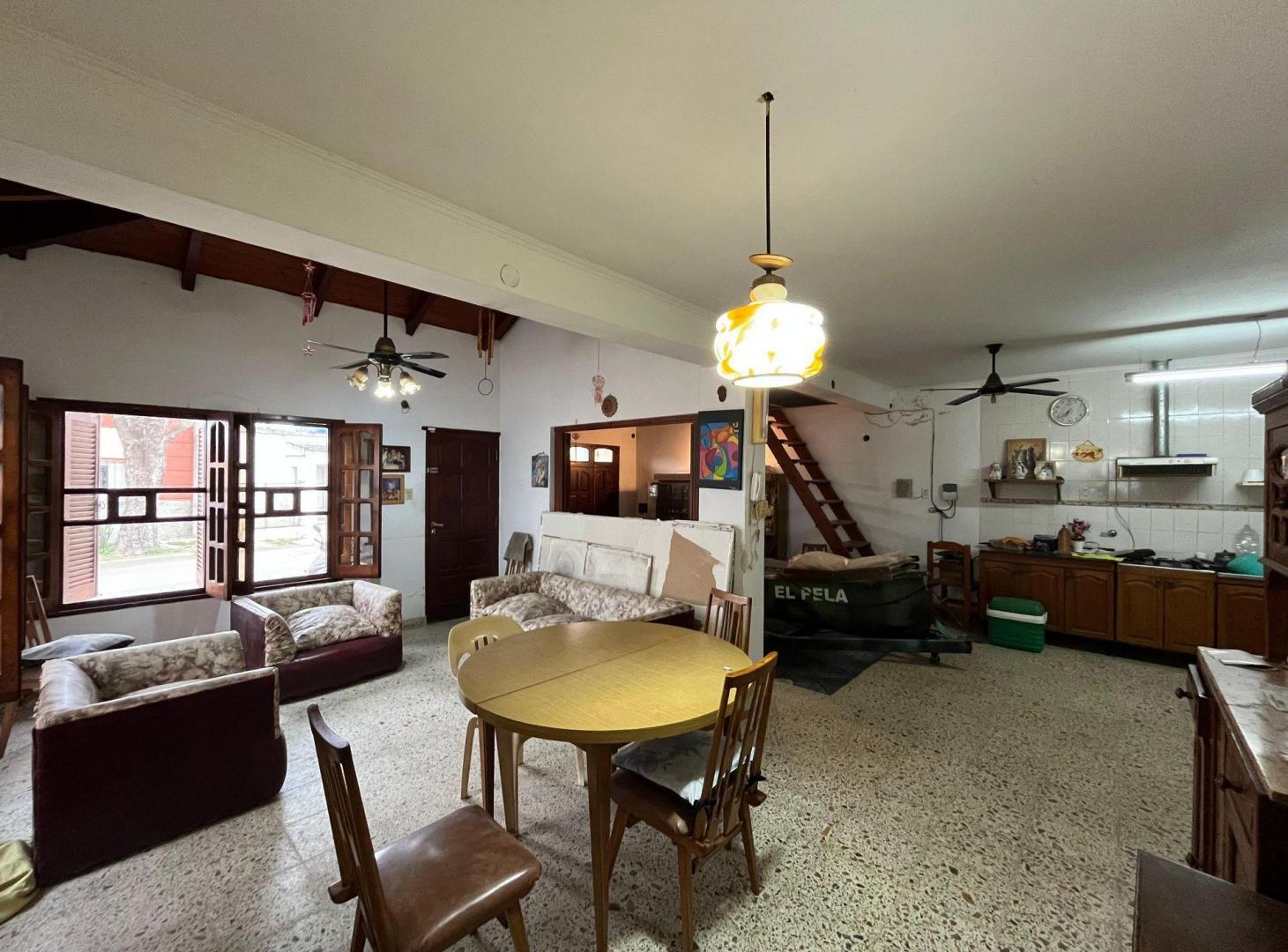 Foto de SE VENDE AMPLIA CASA EN VENTA EN CORONDA, imagen 4