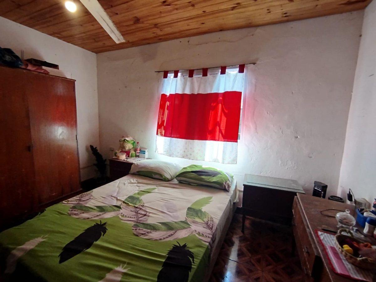 Foto de CASA DE 7 AMBIENTES CON TALLER DE AUTOS Y LOCAL, imagen 2
