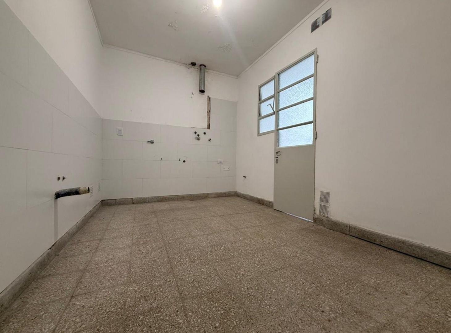 Foto de EN VENTA DEPARTAMENTO INTERNO 2 DORM y PATIO, imagen 2