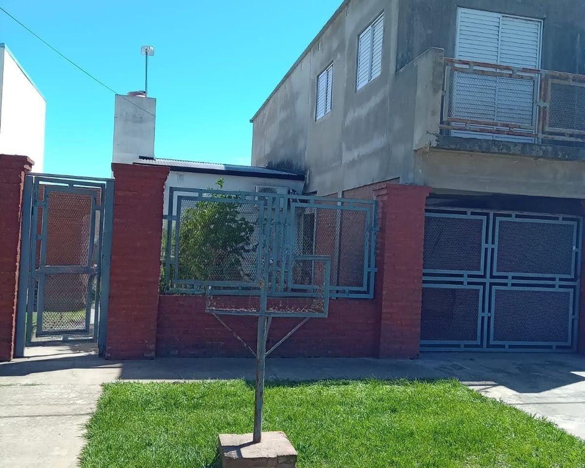 Foto de CASA 4 DORMITORIOS Y PATIO EN SANTO TOME, imagen 2