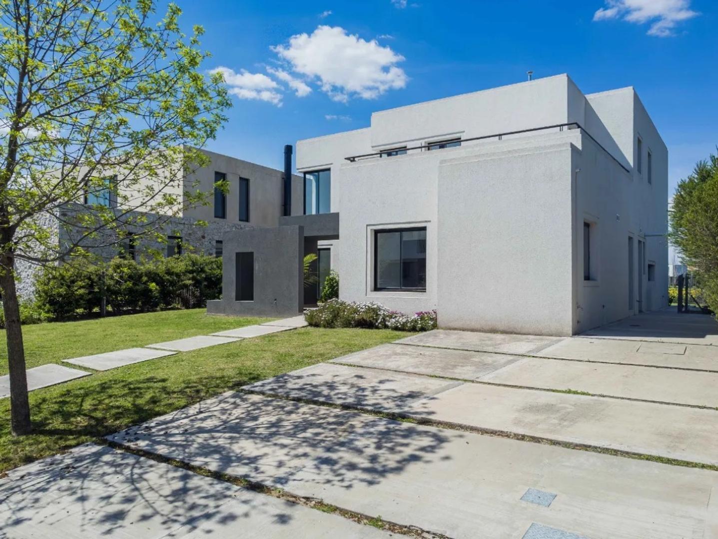 Venta casa Canton Golf- Cuan Propiedades