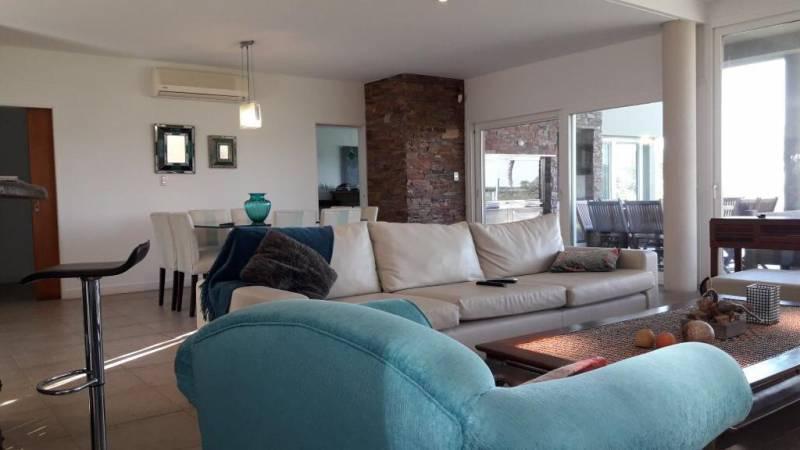 Venta de Casa en El Delta Tigre Club Náutico Isla Santa Mónica 3