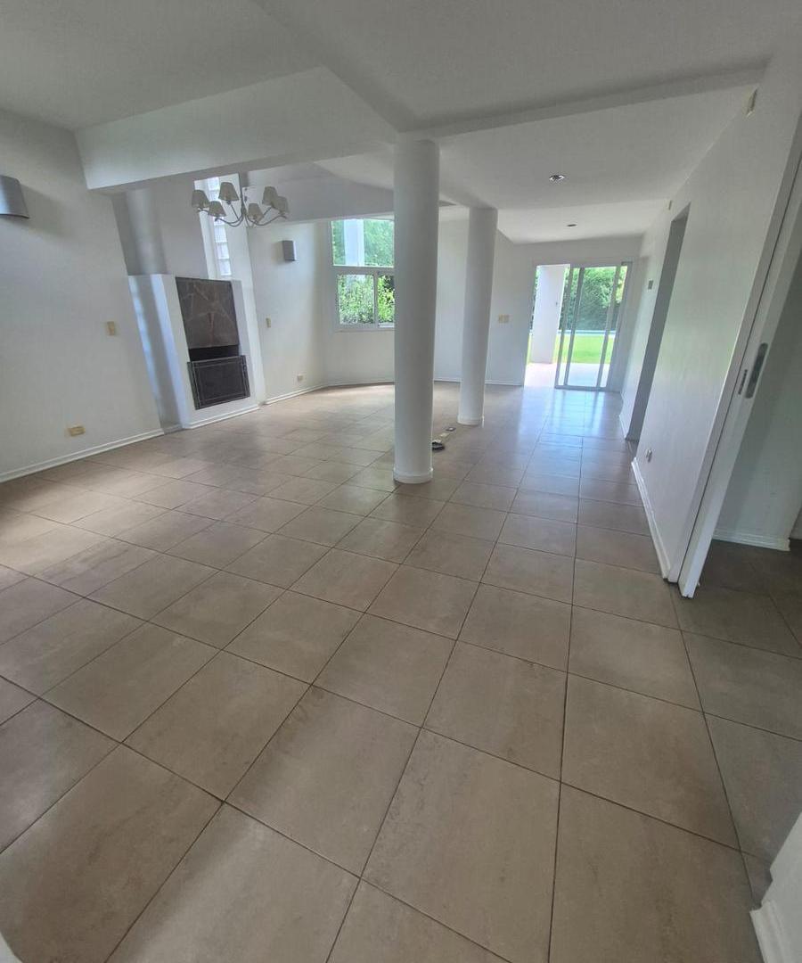 Foto de VENTA DE CASA 4 DORM Y ESCRITORIO - BARRIO PRIVADO VILLA OLIVOS, GARIN, ESCOBAR, imagen 4