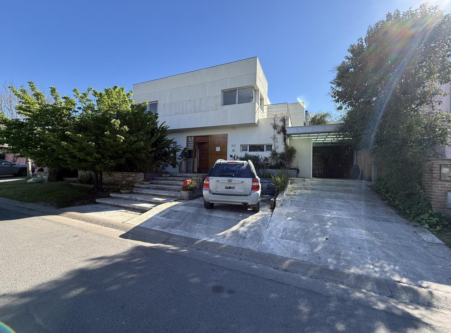VENTA DE CASA EN BARRIO SANTA BÁRBARA TRONCOS DEL TALAR TIGRE