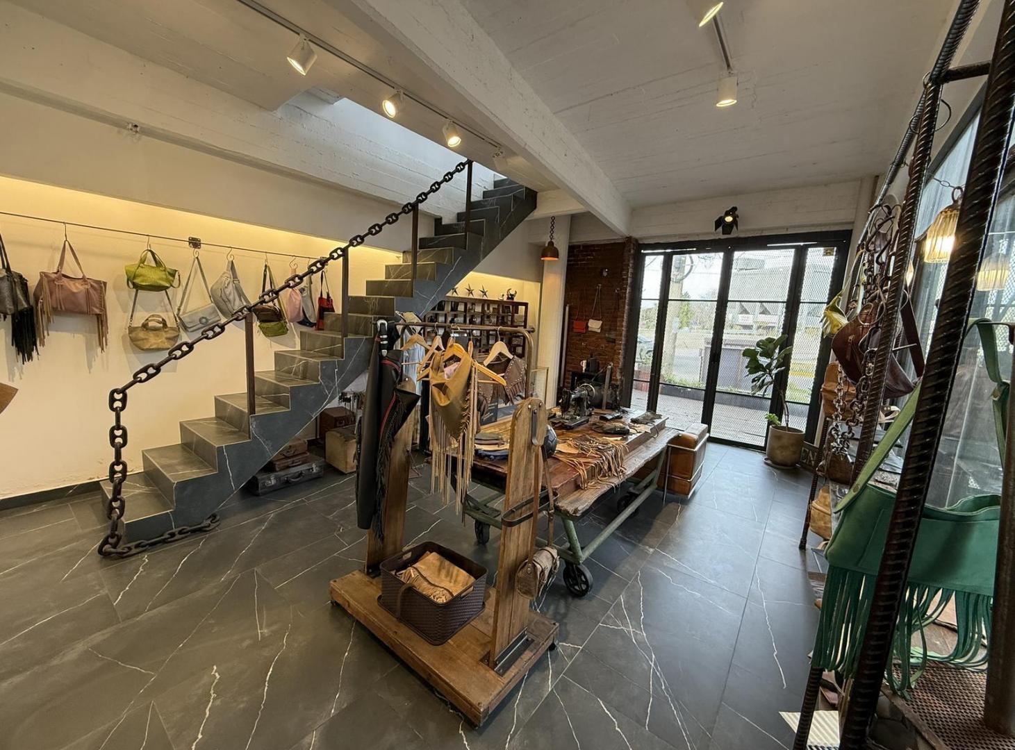 Foto de VENTA DE LOCAL COMERCIAL EN EL BAJO DE SAN ISIDRO, imagen 4
