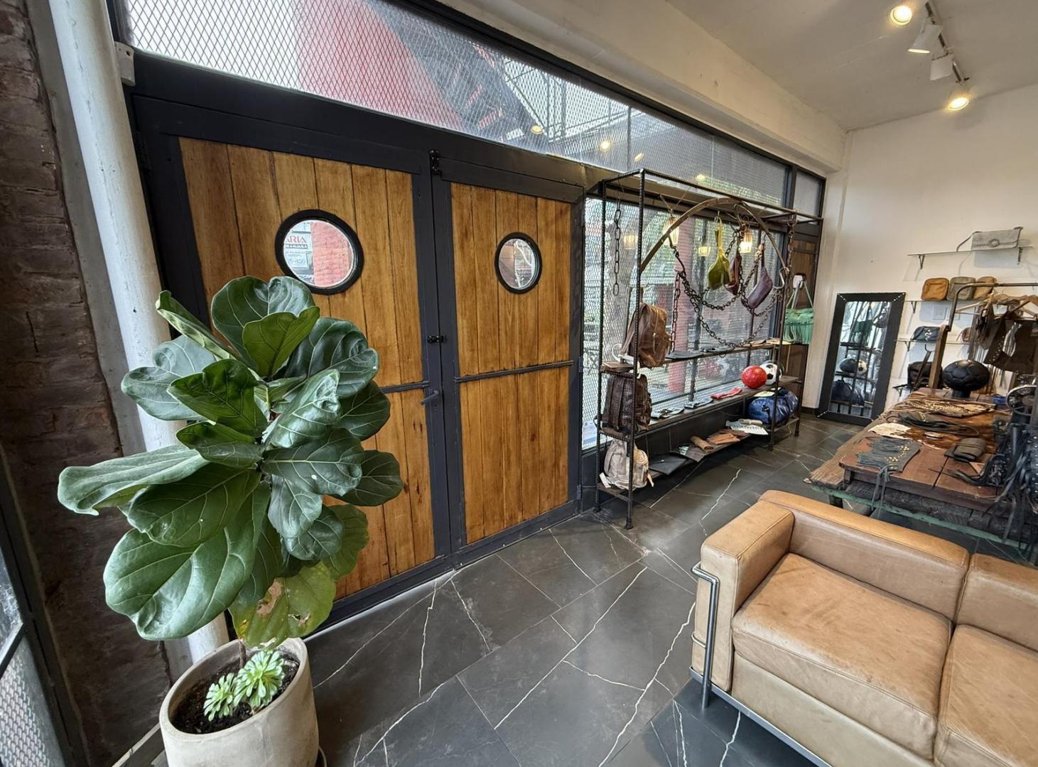 Foto de VENTA DE LOCAL COMERCIAL EN EL BAJO DE SAN ISIDRO, imagen 3