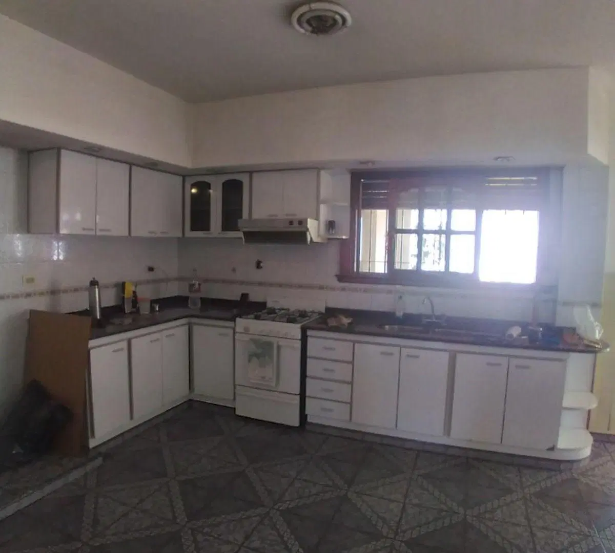 excelente casa OPORTUNIDAD -APTA CREDITO- 4