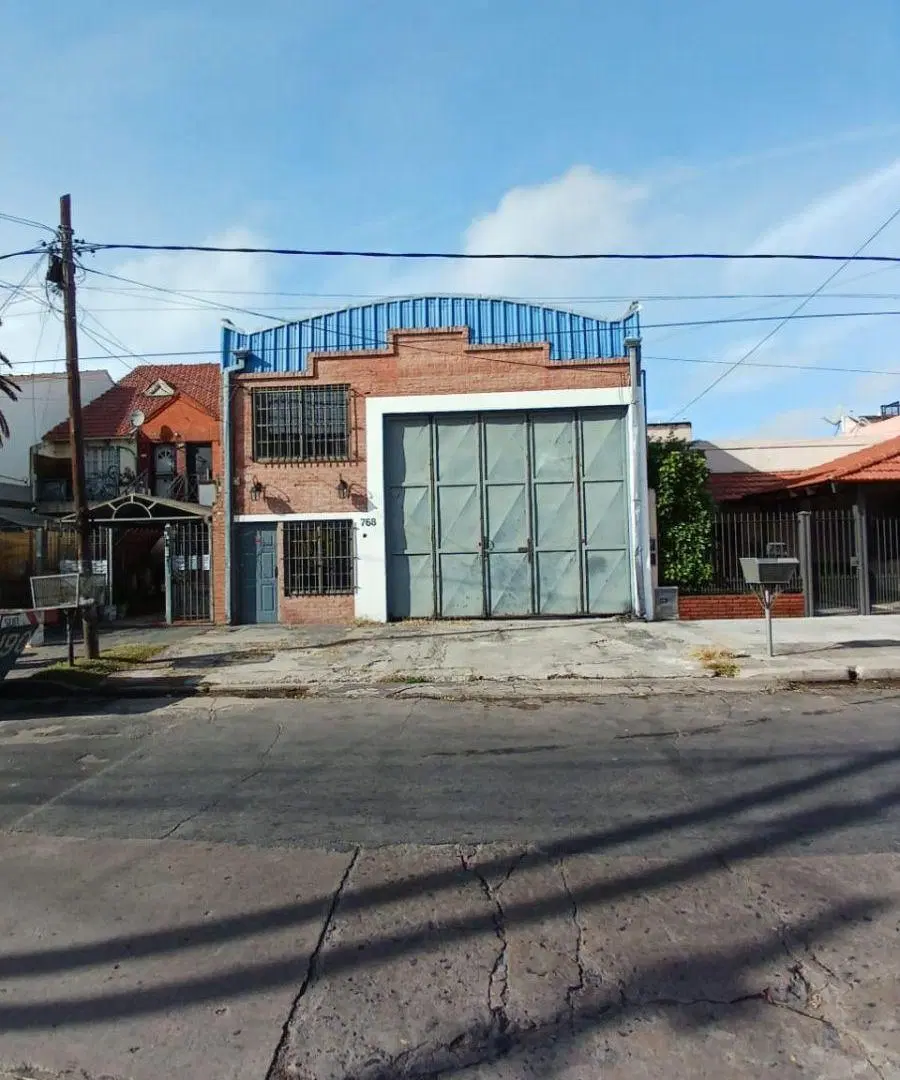 IMPECABLE GALPON 1