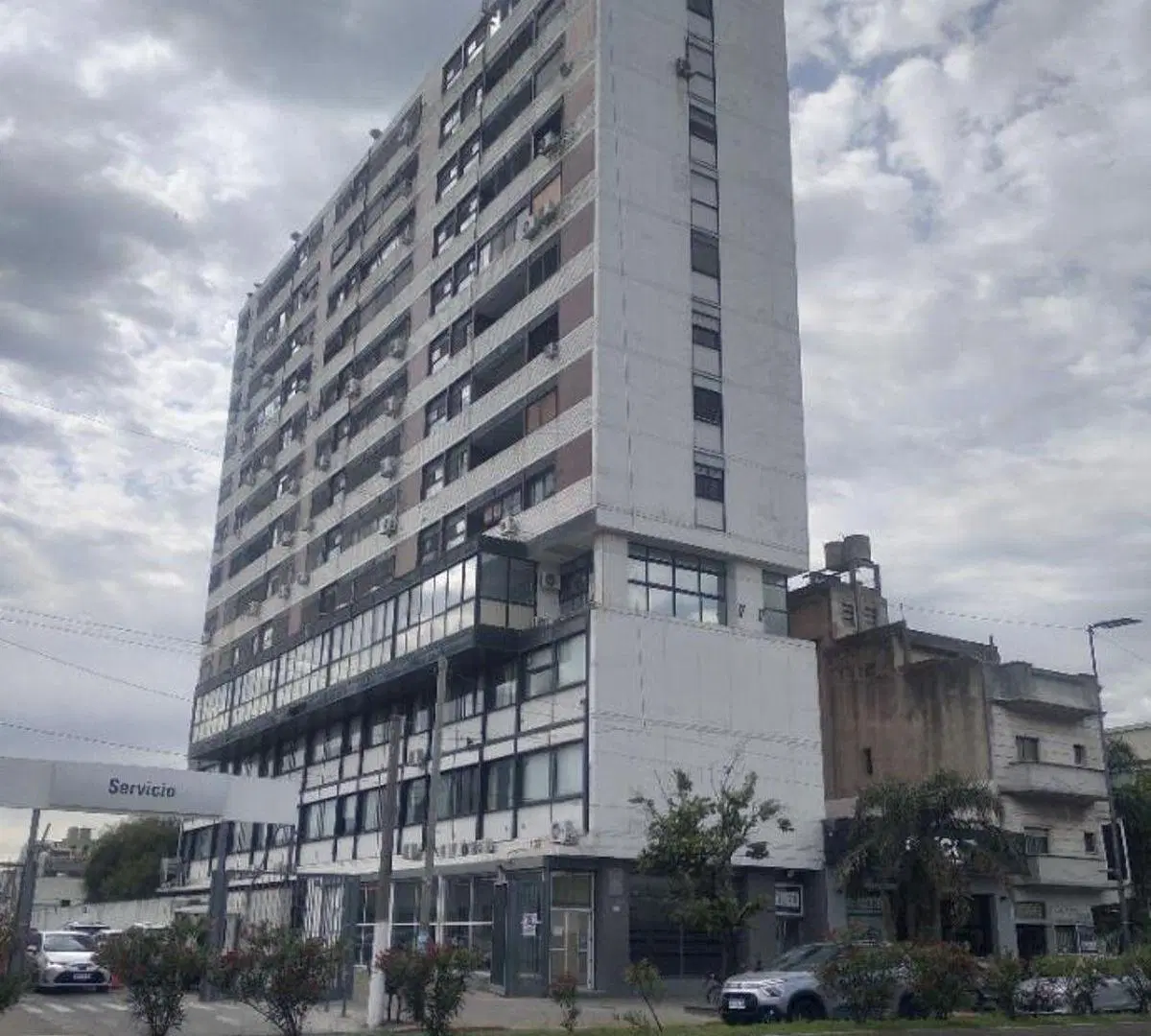 EXCELENTE Y AMPLIO DEPARTAMENTO 4