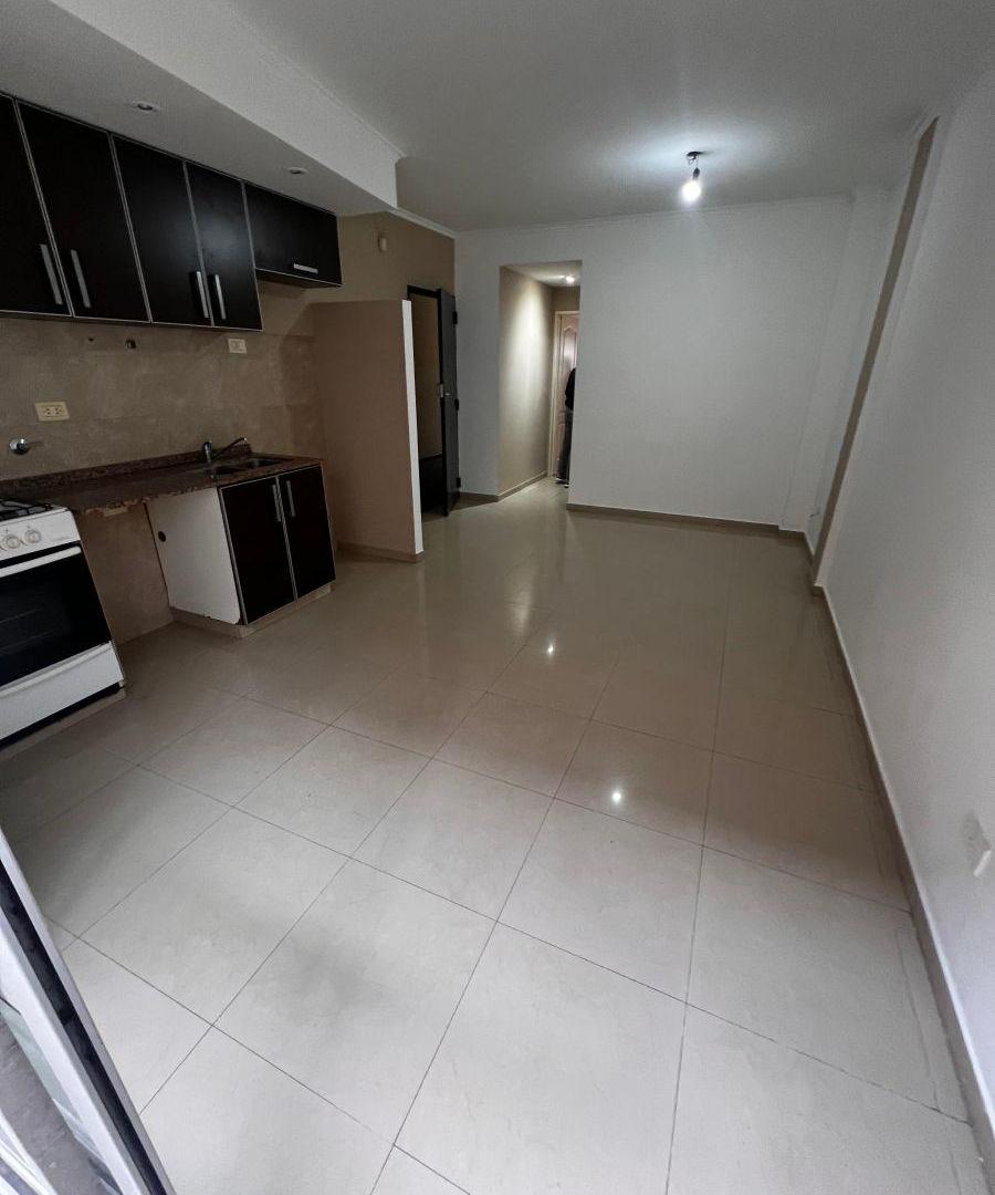 Foto de Excelente departamento con cochera en complejo, imagen 2