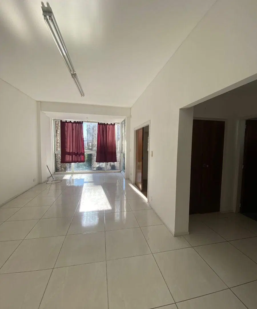 ¡Excelente Oficina de 70 m²! Contrafrente Muy Luminoso | Ubicación Estratégica 5