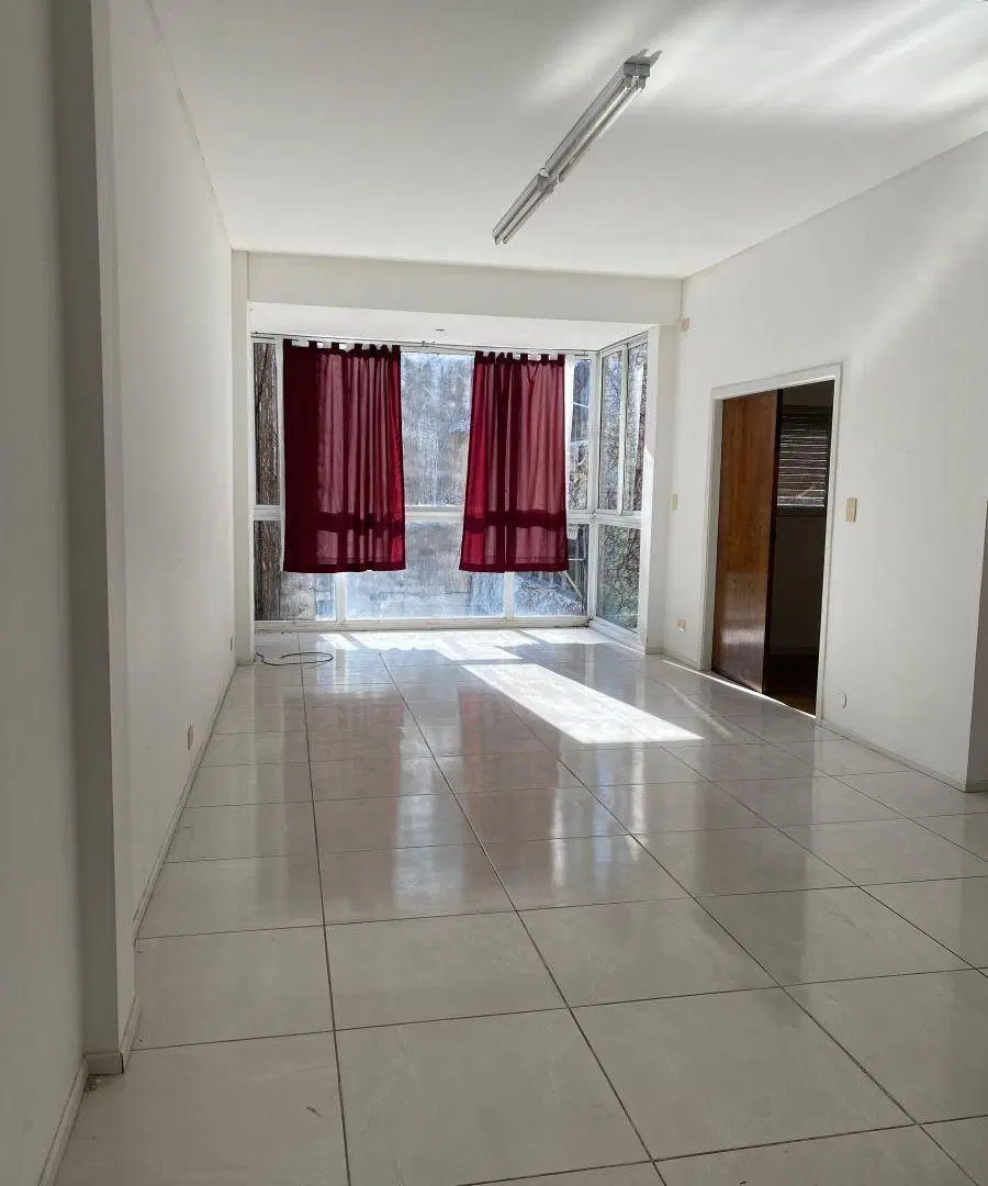 ¡Excelente Oficina de 70 m²! Contrafrente Muy Luminoso | Ubicación Estratégica 2