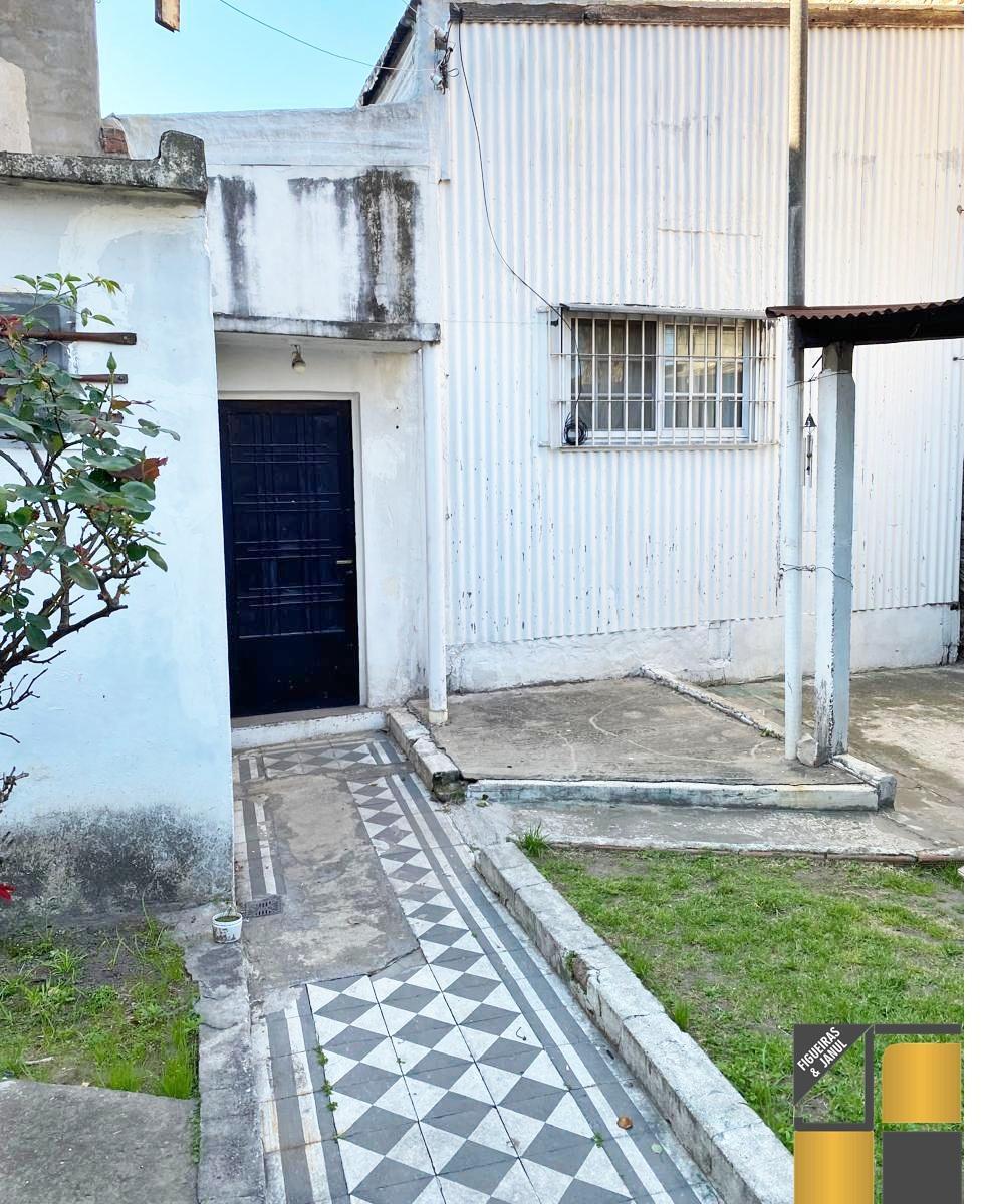 Lote de Terreno, Ideal Desarrollo en El Centro de Valentin Alsina! 4