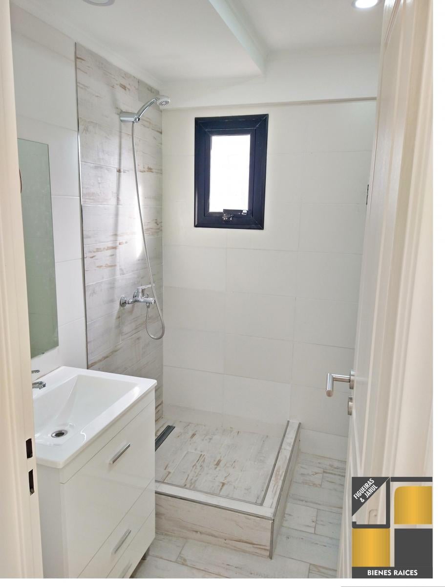 Foto de PISO 3 AMBIENTES A ESTRENAR EN EL CENTRO DE VALENTIN ALSINA!!!, imagen 2