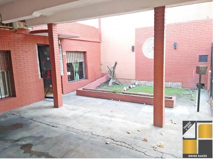 CASA 3 AMBIENTES A MTS. DE AV. RIVADAVIA !!! 2