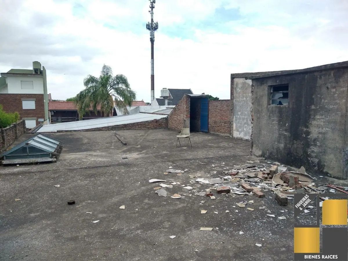 GALPON DE 360 M2 CON VIVIENDA EN PLANTA ALTA !!! 7