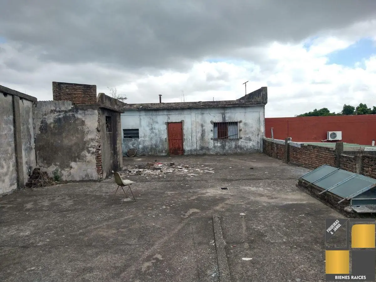 GALPON DE 360 M2 CON VIVIENDA EN PLANTA ALTA !!! 4