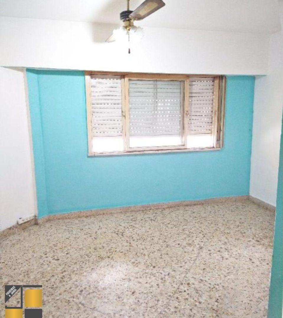 Foto de DEPARTAMENTO DE 2 AMBIENTES DE 45M2 EN PLANTA BAJA AL FRENTE, A METROS DE AV. SAN MARTÍN, imagen 1