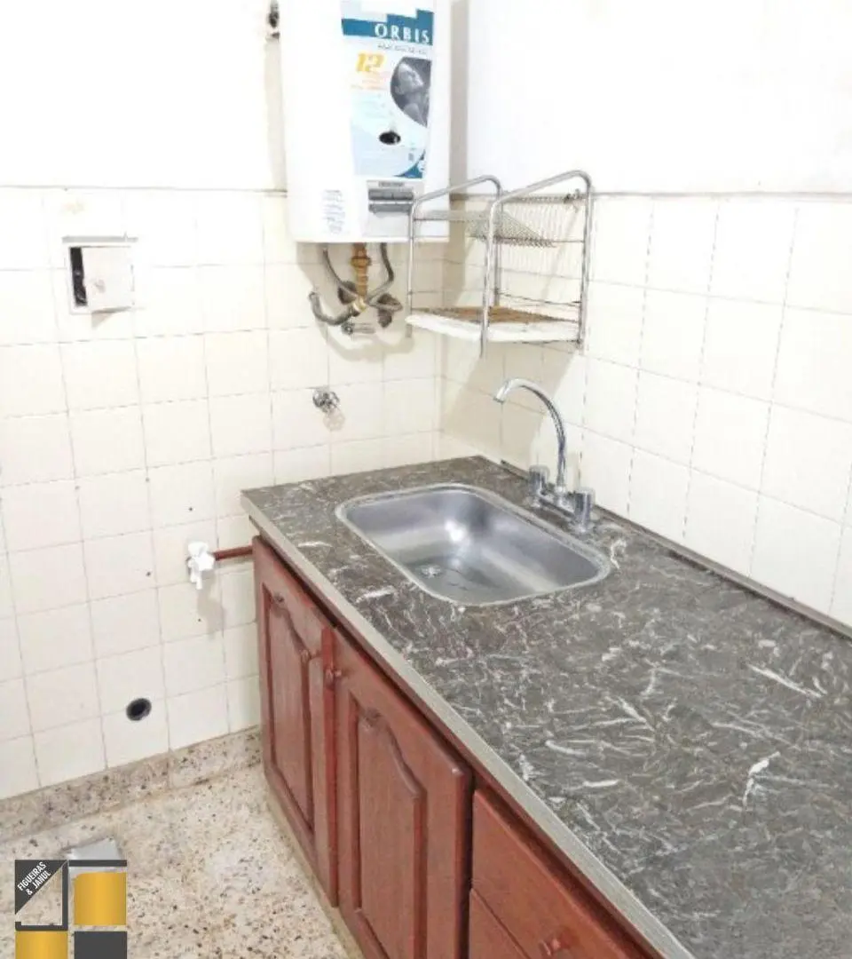 Departamento de 45 m² con 1 dormitorio en alquiler en Lanús Oeste 2