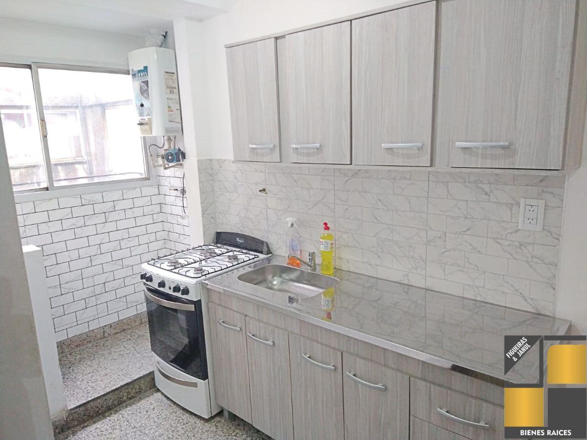 Foto de DEPARTAMENTO 3 AMBIENTES A MTS. DE AV.J.D PERON !!!, imagen 3