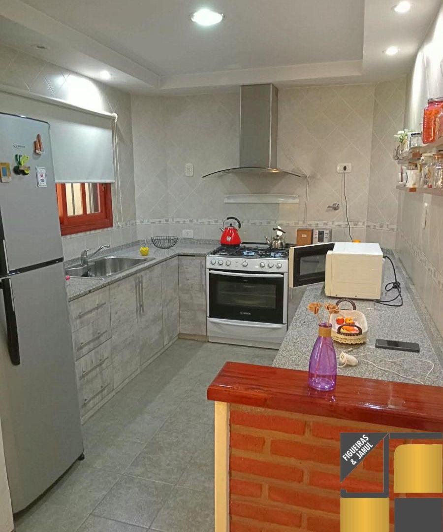 Foto de CHALET 4 AMBIENTES EN VALENTIN ALSINA !!!, imagen 4