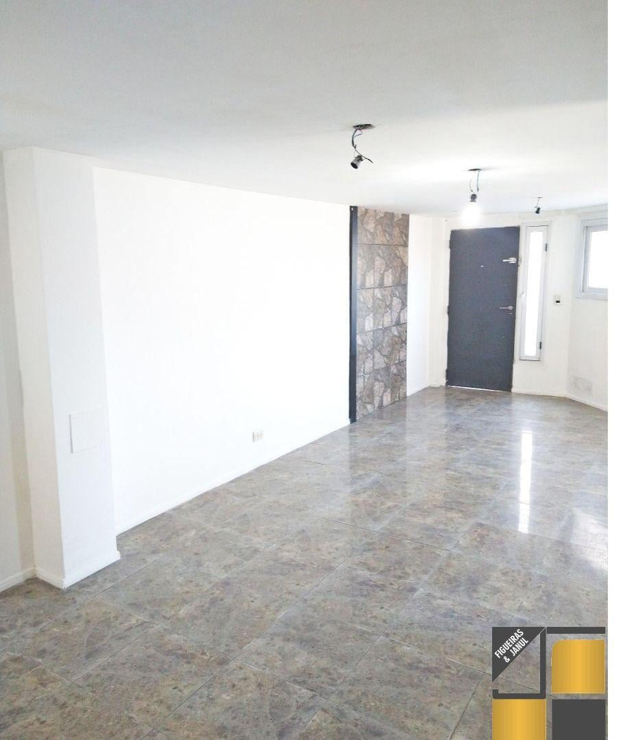 Foto de DUPLEX 2 AMBIENTES Y 1/2 A MTS. DE AV. SAN MARTIN Y R. DE ESCALADA !!!, imagen 1