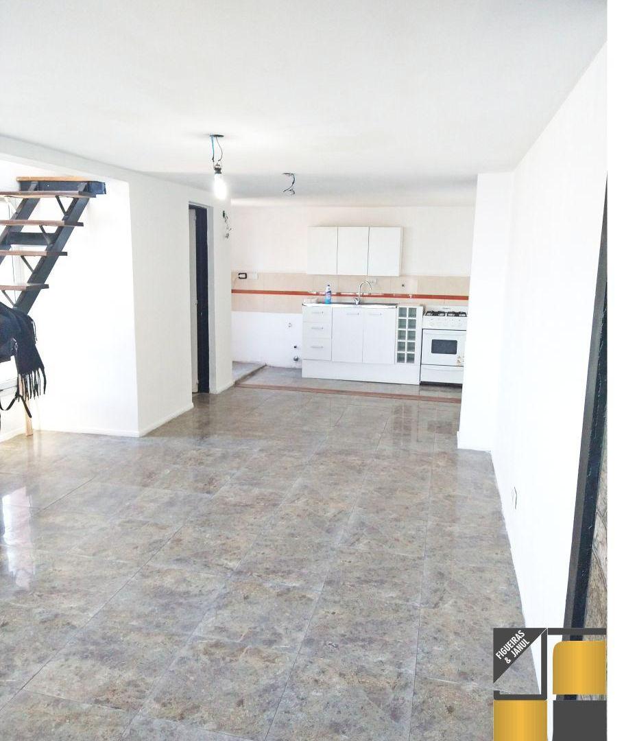 Foto de DUPLEX 2 AMBIENTES Y 1/2 A MTS. DE AV. SAN MARTIN Y R. DE ESCALADA !!!, imagen 2