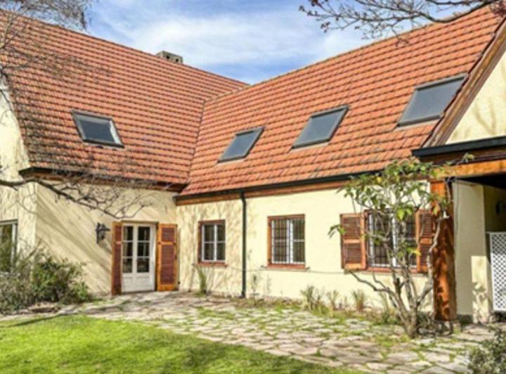 CASA 6 AMBIENTES ALQUILER BECCAR 1