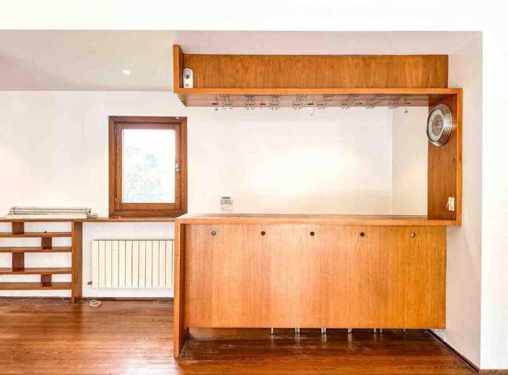 ALQUILER CASA  5 AMBIENTES  B. C. LA COLINA 5
