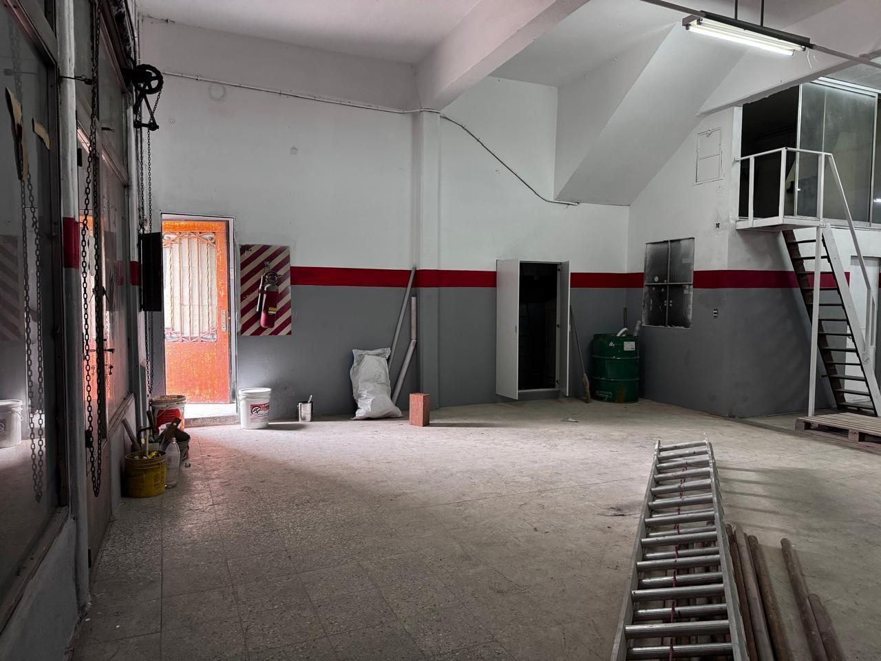 Galpón Industrial en Alquiler 1100 m2 Munro Vicente López Doble Frente