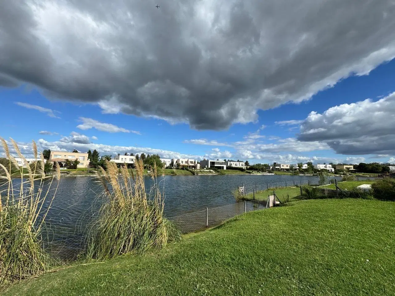 Venta casa 5amb Area5 Frente laguna Barrio San Matias Belen de Escobar 4