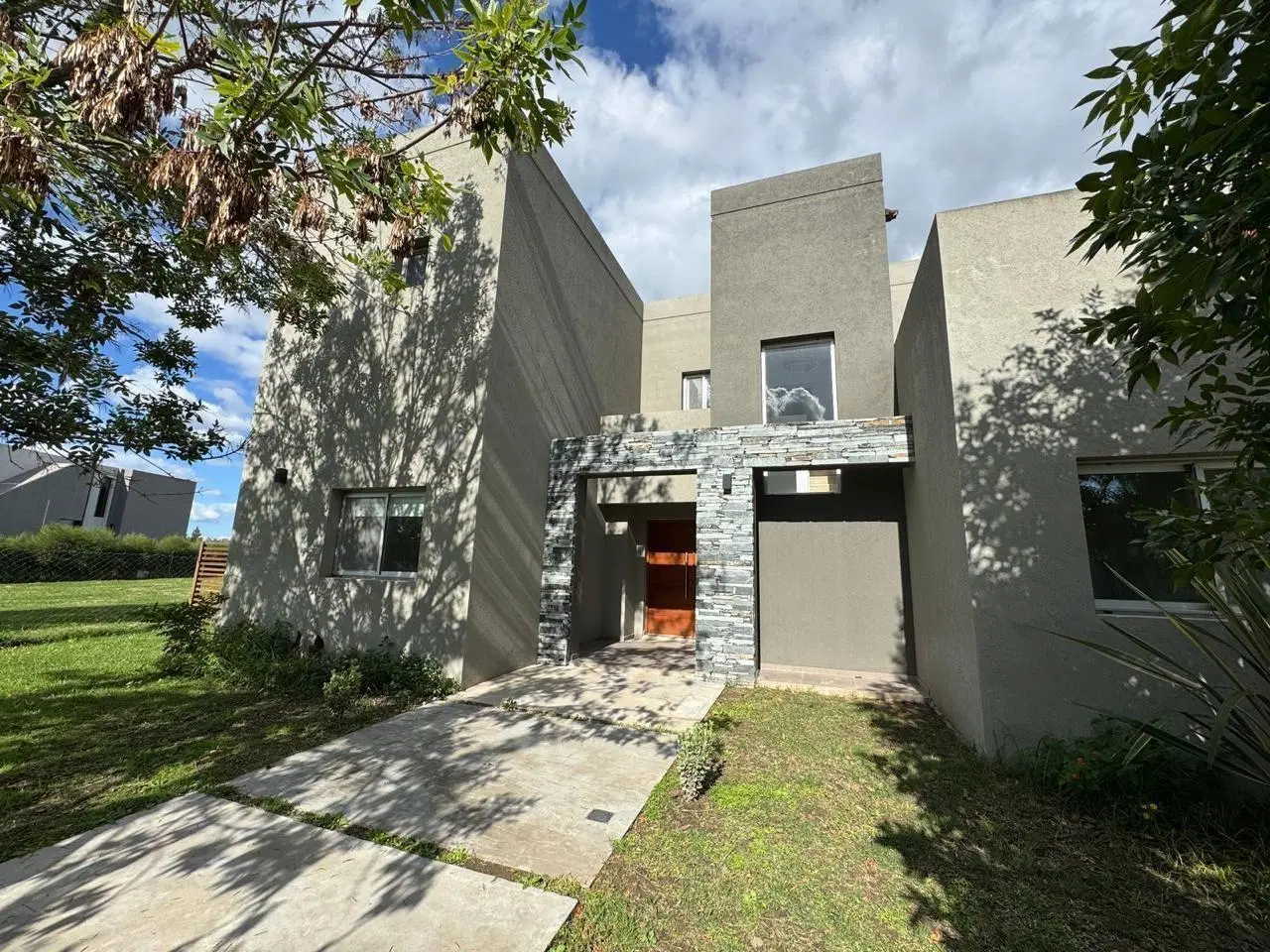 Venta casa 5amb Area5 Frente laguna Barrio San Matias Belen de Escobar 2