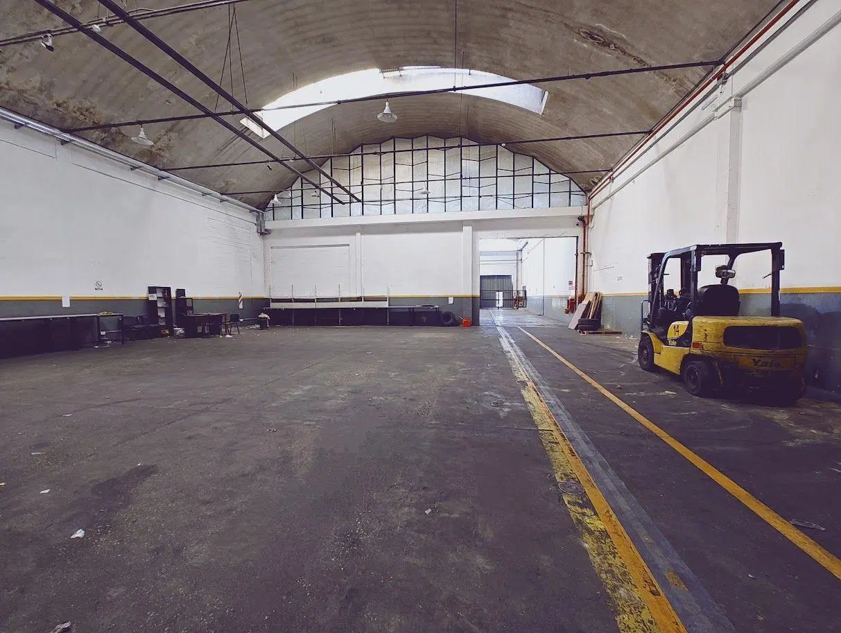 Alquiler galpón con seguridad 730 m2 Panamericana Olivos 2