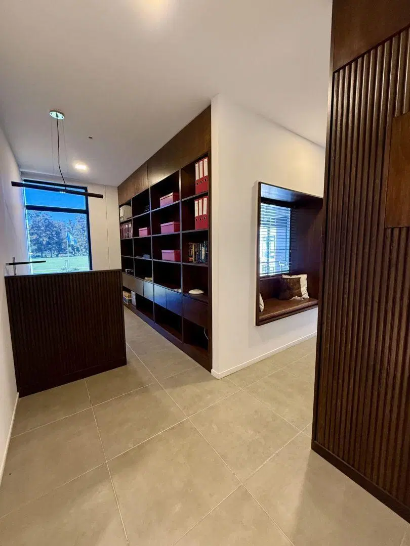 Alquiler oficina de 92 M² Edificio INSIGNIA M4 en Parque Empresarial Austral Pil 4
