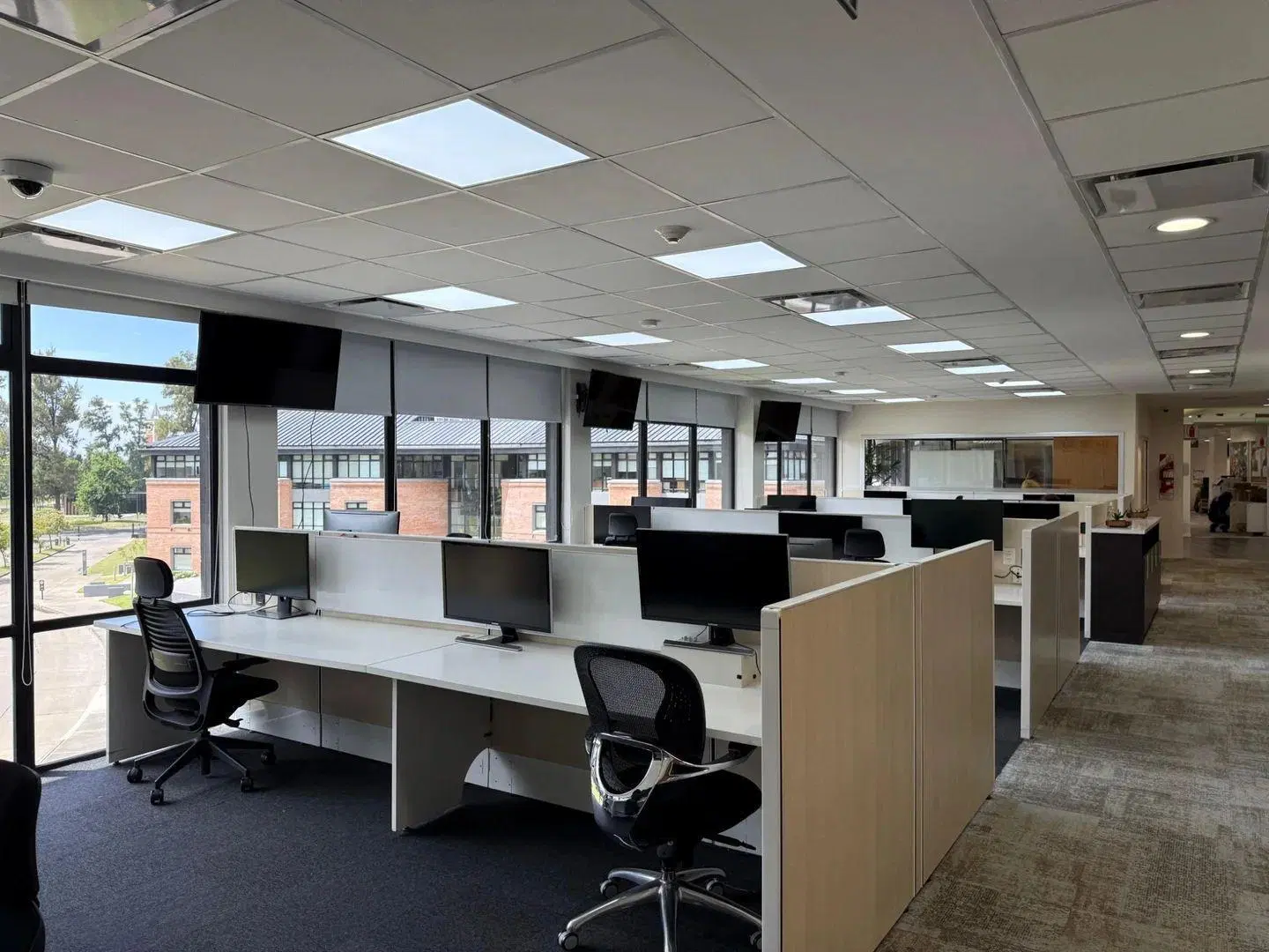 Alquiler oficina 420m2 Edificio INSIGNIA M4 en Parque Empresarial Austral, Pilar 4