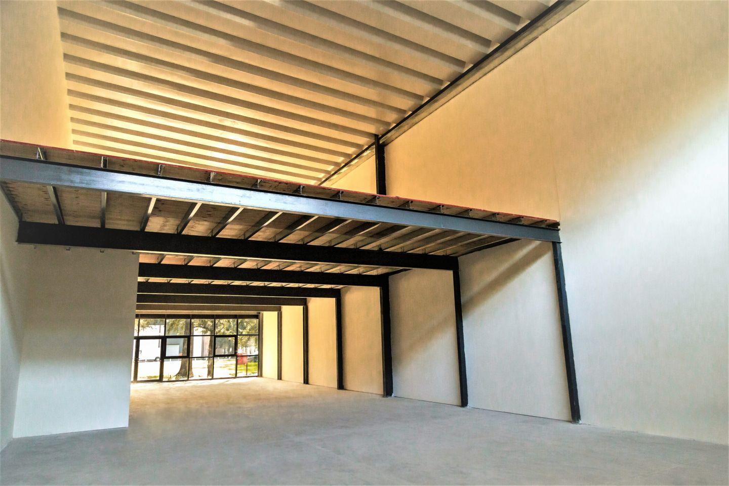 Foto de Alquiler depósito con oficinas 418m2 FlexSpace IV Parque Empresarial, imagen 1