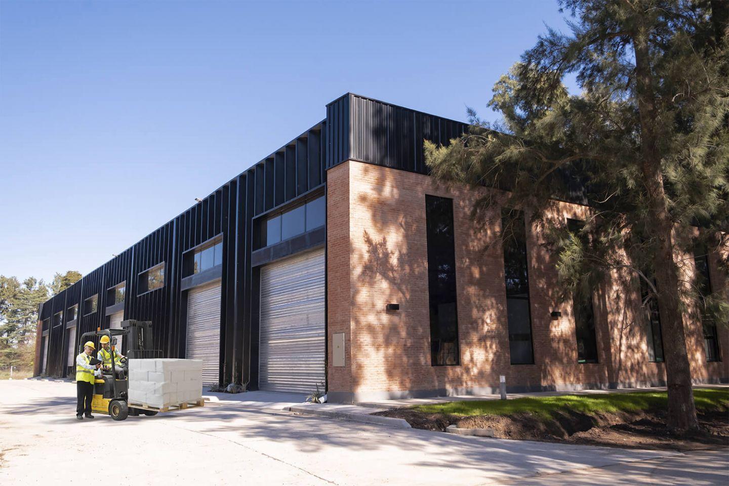 Foto de Alquiler depósito 872m2 modulo con oficinas FlexSpace III Parque, imagen 2